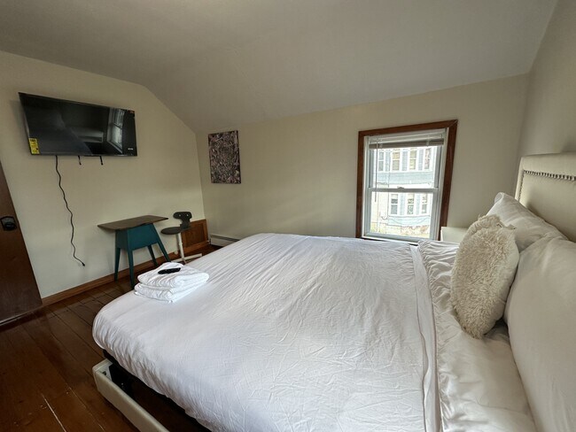 Building Photo - 126 Indiana Ave