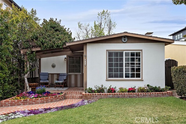 Building Photo - 419 Poinsettia Ave