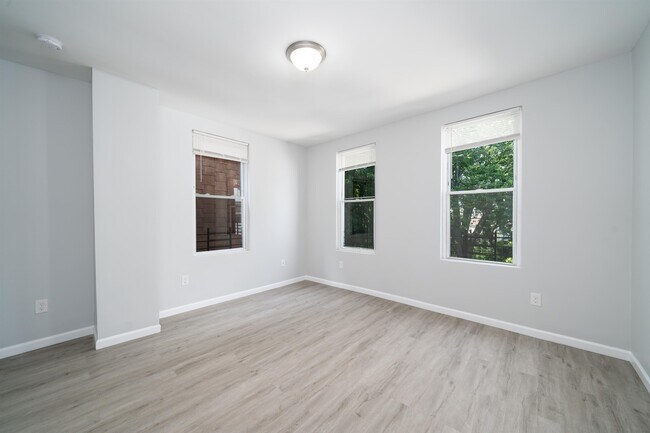 Building Photo - 408 Monastery Pl