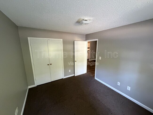 Building Photo - 2260 Sherwood Ave