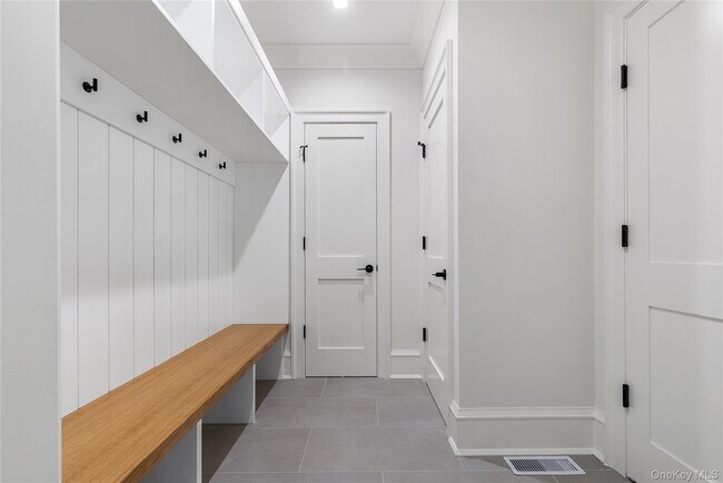 Building Photo - 75 Orchard Ave