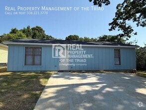 Building Photo - 617 Ross Ave
