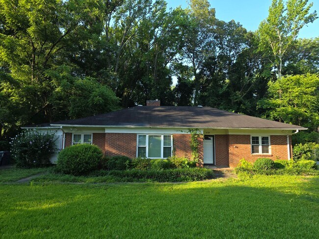 Building Photo - 4134 Sheridan Dr