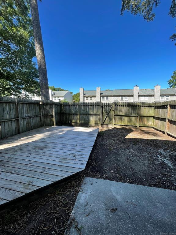 Building Photo - 110 Kingsbridge Ln