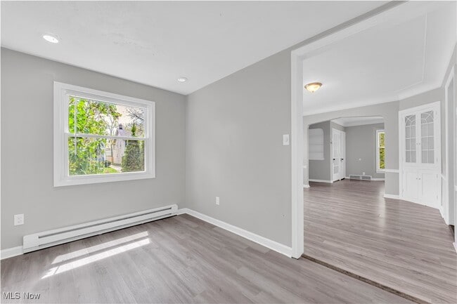 Building Photo - 3557 Silsby Rd
