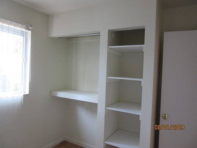 4 BDR Bedroom #3 Closet - 910 E Bellows St