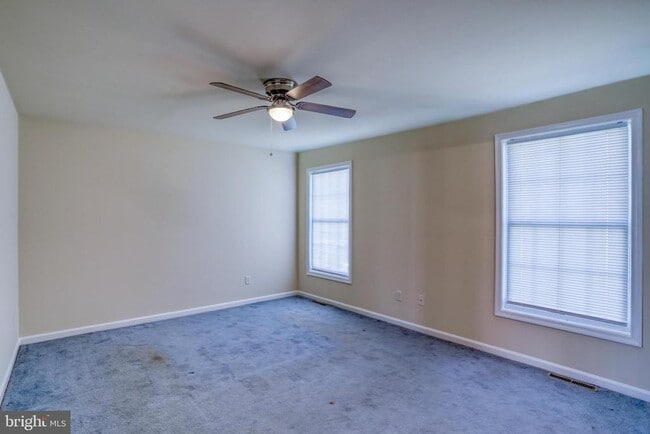 Building Photo - 98 Mystic Ln