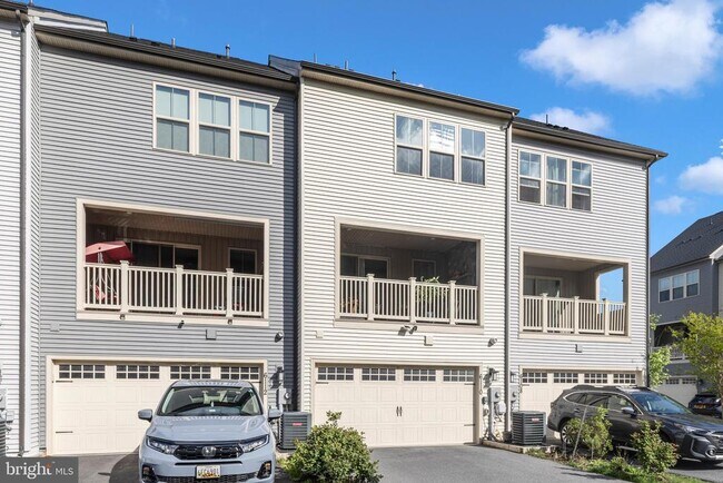 Building Photo - 6110 Stonecat Ct