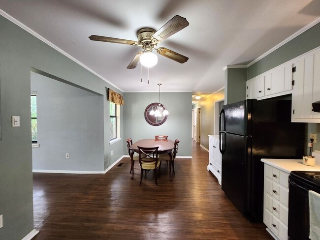 Building Photo - Charming 3 bedroom house for rent in NE Tallahassee, 1 car garage, private back yard, move in ear...