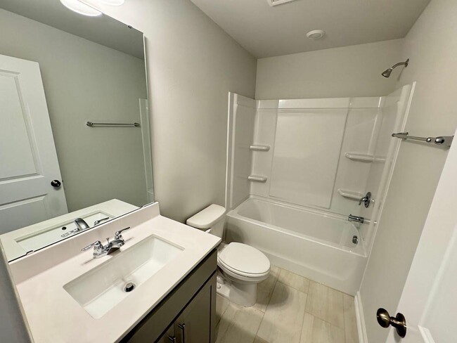Building Photo - 4 Bedroom 3.5 Bath for Rent