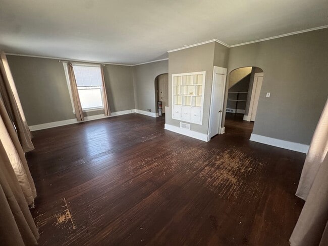 Building Photo - House available for rent