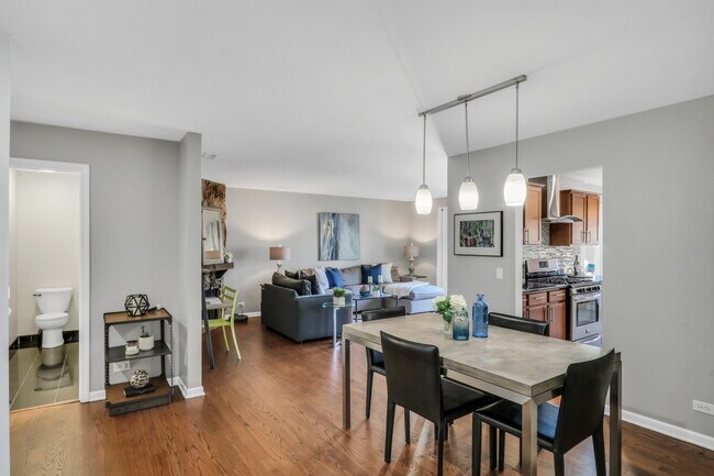 Building Photo - 215 Coventry Cir