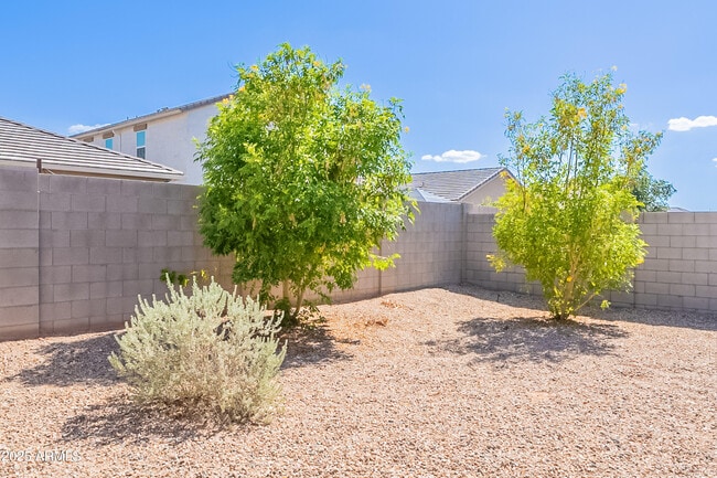 Building Photo - 35337 W San Alvarez Ave