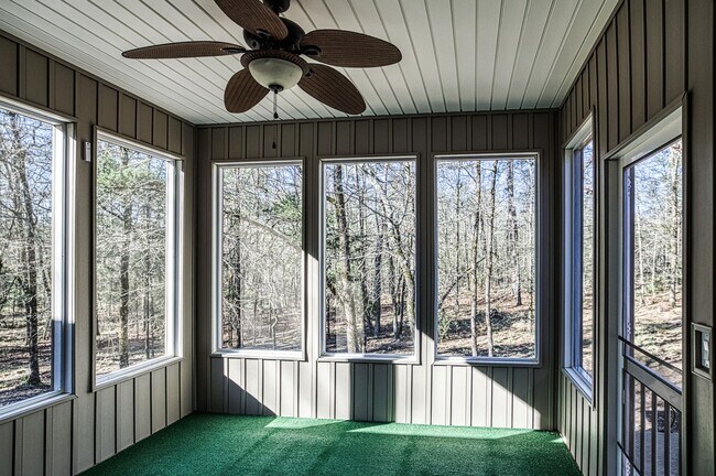 Building Photo - 16 Jubileo Ln