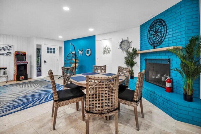 Building Photo - 31 Lands End Ln