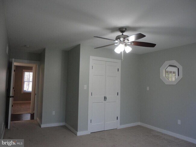 Building Photo - 814 Rustic Ln