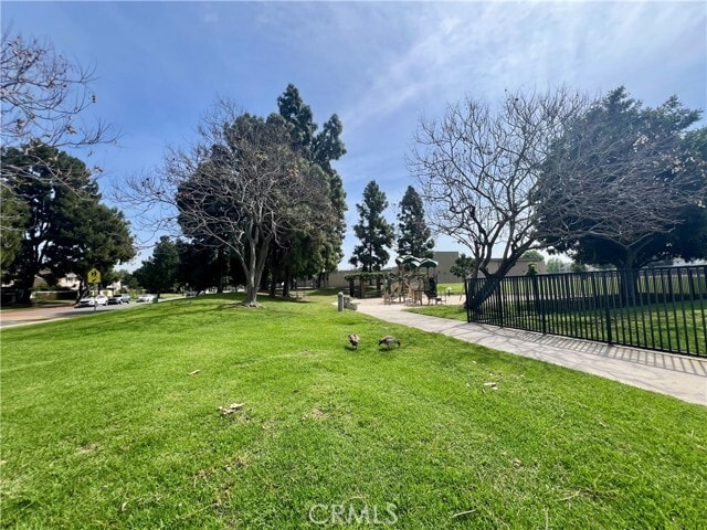 Building Photo - 17 Goldenrod