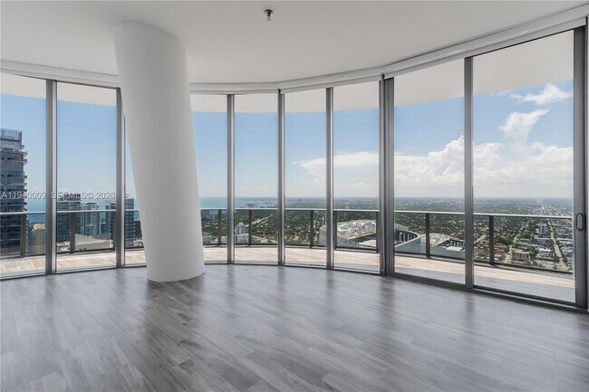 Building Photo - 801 S Miami Ave