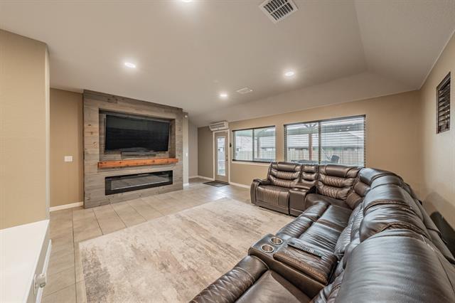 Building Photo - 1116 Kingbird Ln