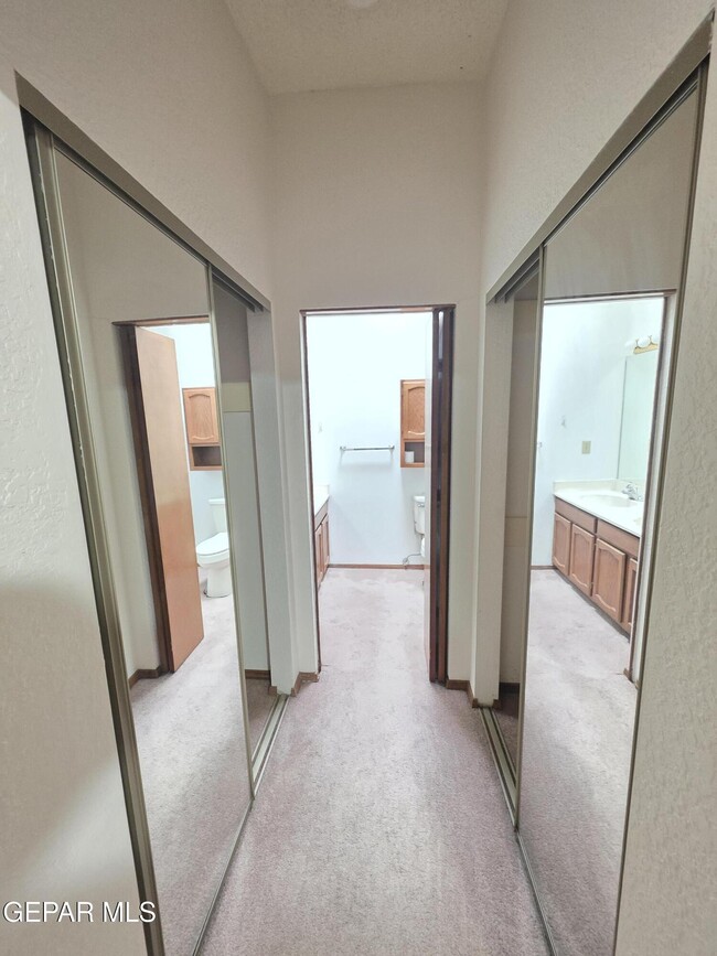 Building Photo - 222 Canyon Terrace Dr