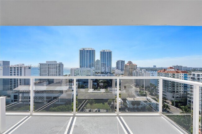 Building Photo - 336 N Birch Rd