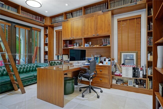 Building Photo - 3747 Prairie Ave