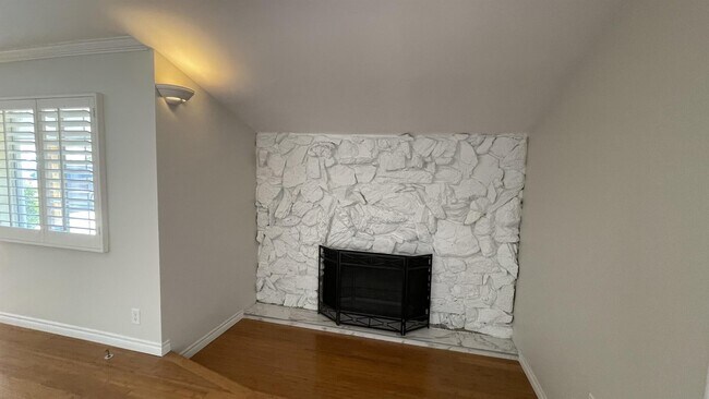 Building Photo - 5138 W 141st St