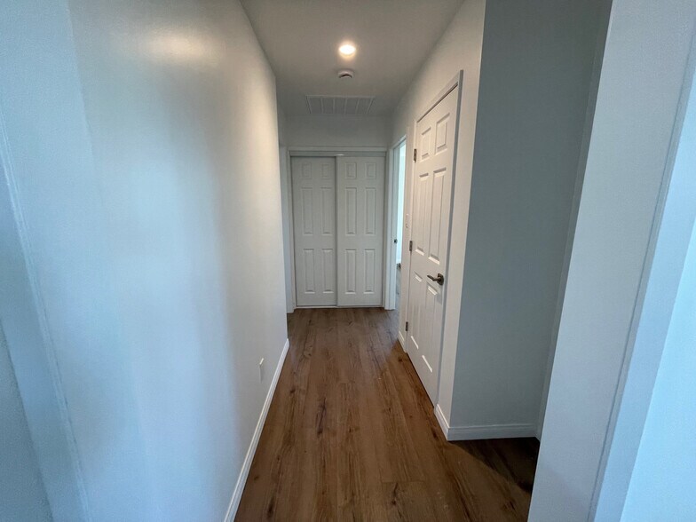 Building Photo - 304 Whaley St