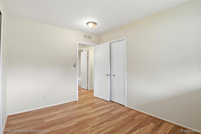 Building Photo - 23645 Ripple Creek