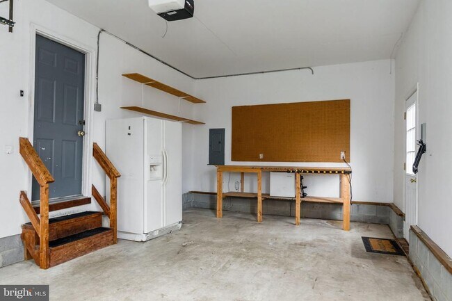 Building Photo - 2009 White Lake Dr