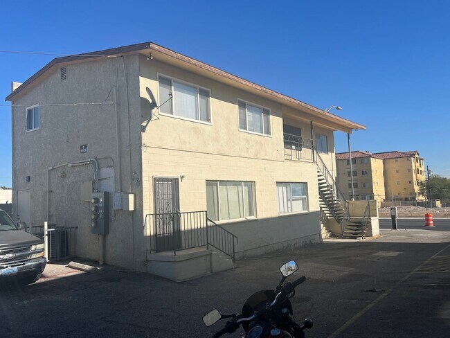 Primary Photo - 211 Maryland Pkwy