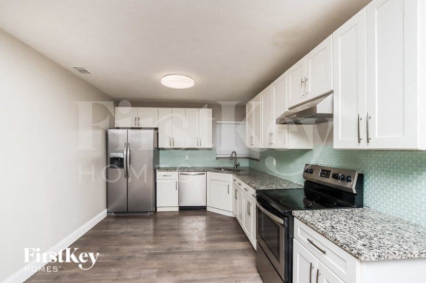 Building Photo - 990 Badger Dr NE