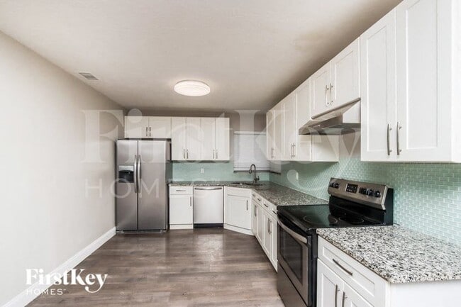 Building Photo - 990 Badger Dr NE