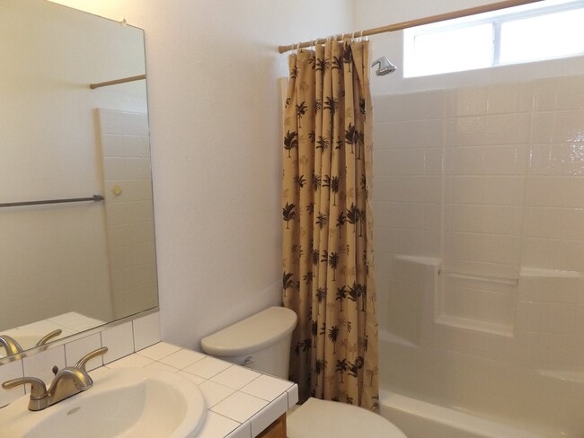 Building Photo - 3 Bedroom - 2 Bath Pool Home