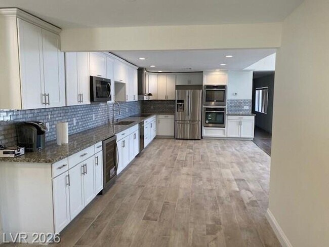 Building Photo - 2047 Westwind Rd
