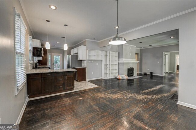 Building Photo - 483 Burlington Rd NE