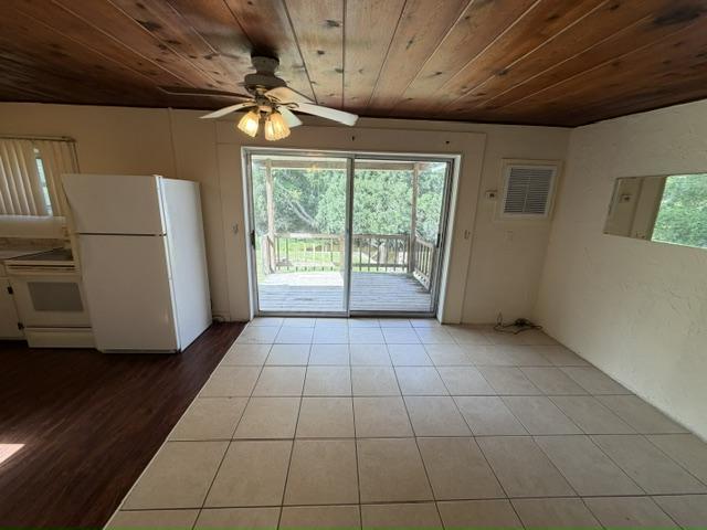 Building Photo - 2133 E Camp N Comfort Ln