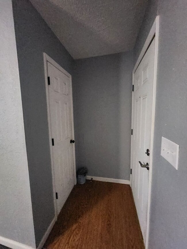 Building Photo - 3 Bedroom Home in Shawnee