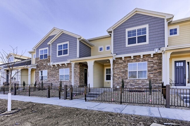 Building Photo - MOVE In SPECIAL - Beautiful 3 Bedroom 2 1/2 Bath Townhome in Loveland