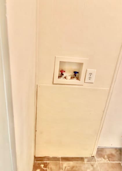 Building Photo - 6345 N Dona Ana Rd