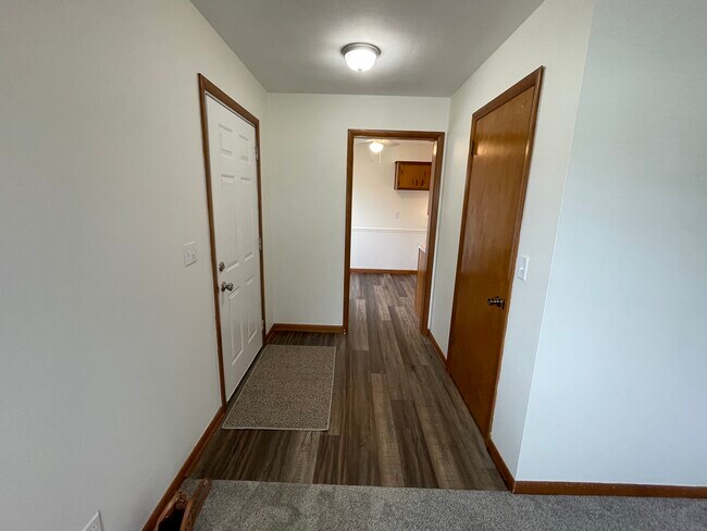 Building Photo - 721 Swing Ave