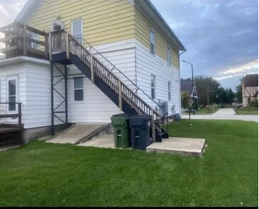 Building Photo - 420 Manitowoc St