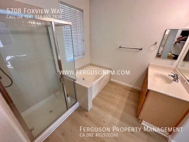 Building Photo - 5708 Foxview Way