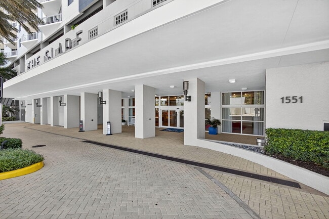 Building Photo - 1551 N Flagler Dr