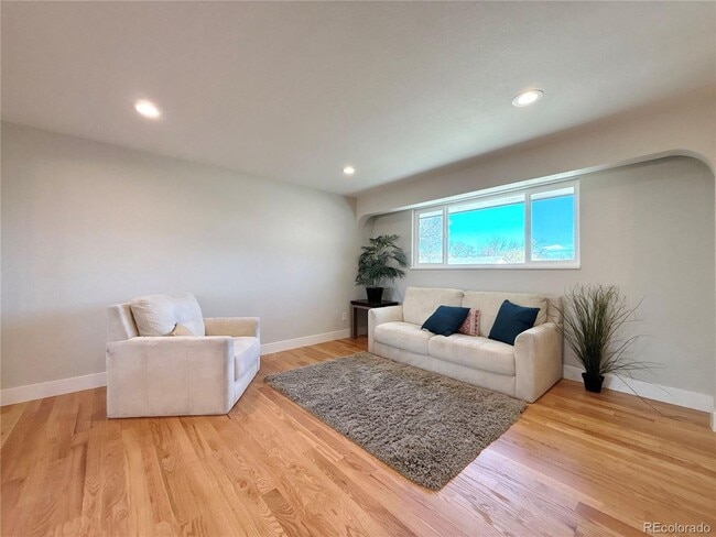 Building Photo - Total Remodel Available NOW!