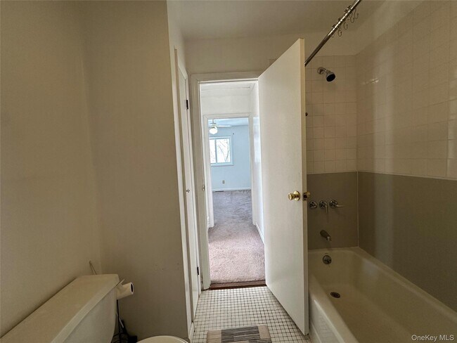 Building Photo - 165 Ulster Ave