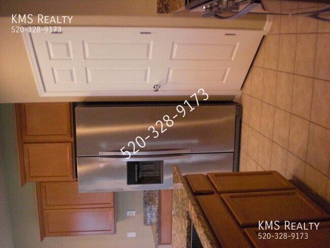 Building Photo - 14013 E Voss St