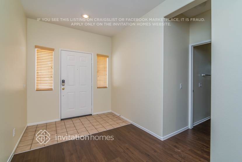 Building Photo - 7833 Calle Del Rio St