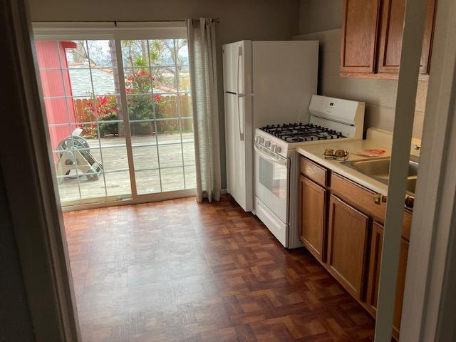 Deck off kitchen - 3506 Columbia St