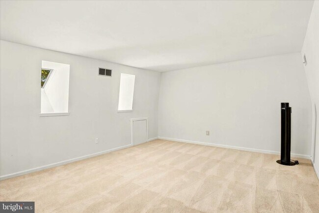 Building Photo - 706 Andover Ct